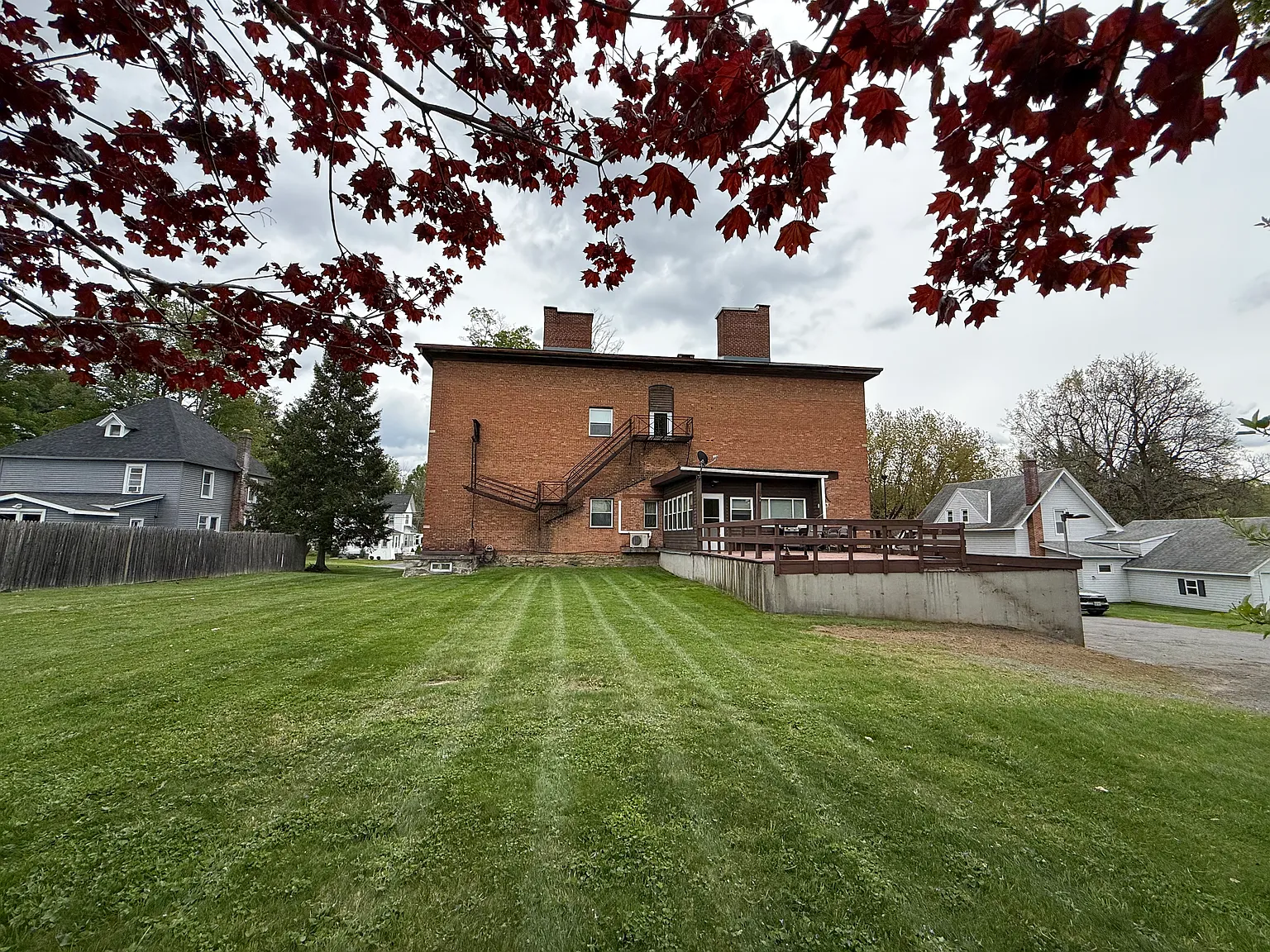 3 bed, 900 sqft, $1,500 — Photo 2