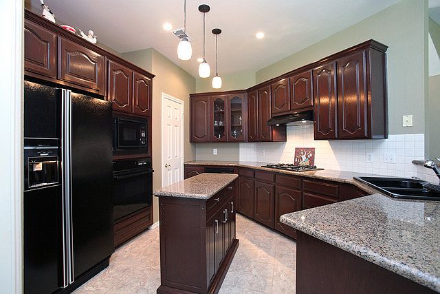 2nd image of 5505 Plantation Ln.