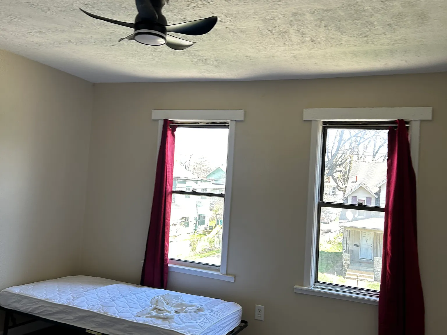 2 bed, 1200 sqft, $1,200 — Photo 3
