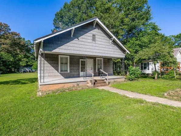 310 Hawkins St, Wellford, SC 29385