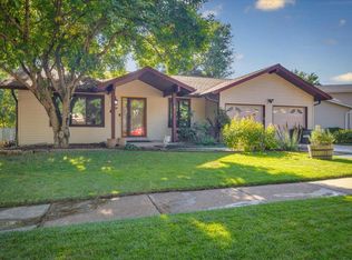 827 Nykiel Ct, Ballwin, MO 63011