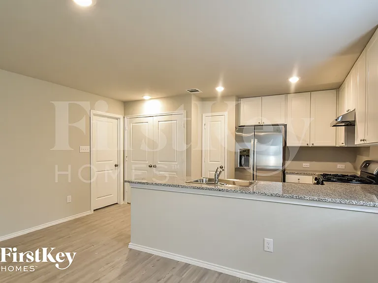 5107 Hornbeck Hts — Photo 7