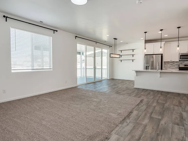 6450 Black Ridge Dr — Photo 10