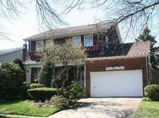 243 Regent Dr, Long Beach, NY 11561