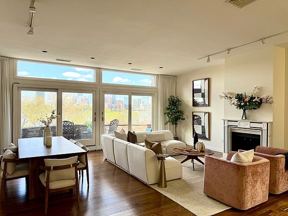 5th image of 414 Beacon St #Penthouse 4