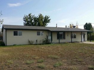 1906 S 2204 E #B, Gooding, ID 83330