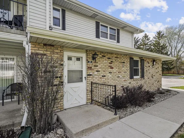 8631 31st COURT #201, Kenosha, WI 53142