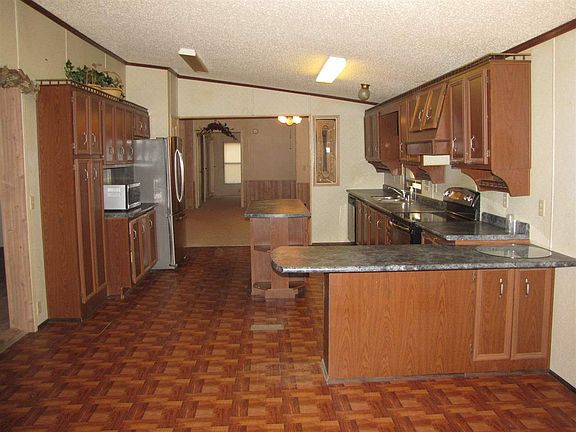 4th image of 82 Gentleman Ln
