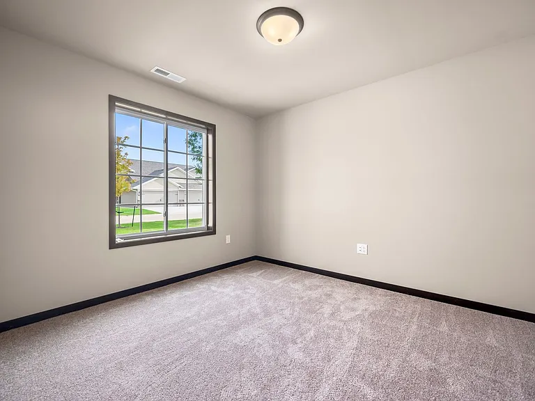 419-435 Cimarron Dr — Photo 22
