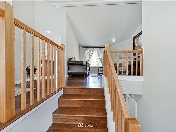 3rd image of 5505 1st Ave SE