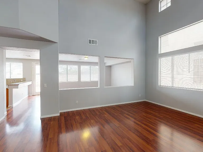 377 Ravensmere Ave — Photo 12