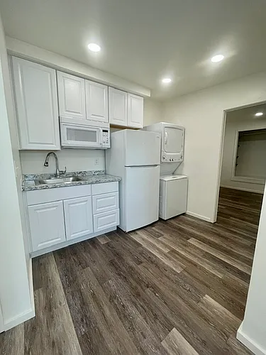 662 Beverly Dr #2 Photo 1