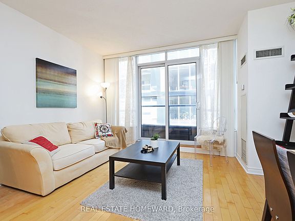 4th image of 250 Wellington St W Suite Penthouse 31