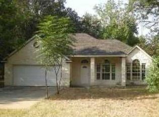 135 Kahana Ln, Bastrop, TX 78602