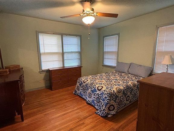 3rd image of 1706 Katy Ave