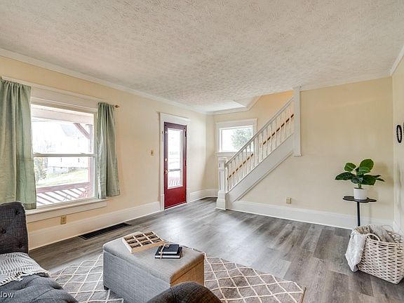 5th image of 44 31st St NW