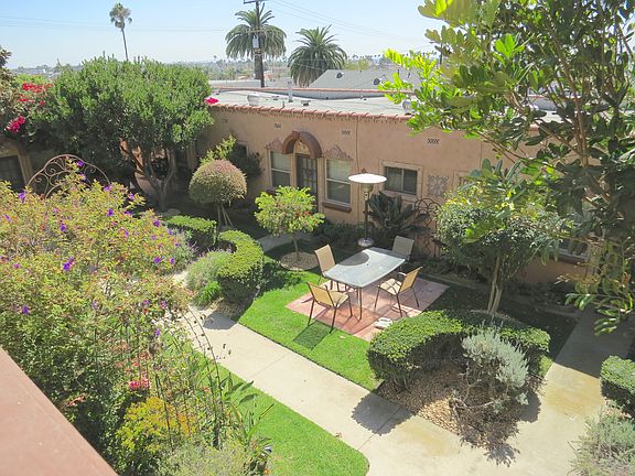 garden with grill & tables