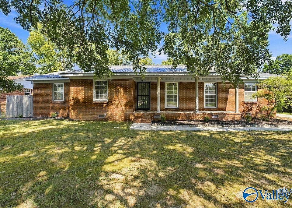 1st image of 1910 Azalea Cir SW