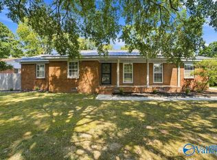 1910 Azalea Cir SW, Decatur, AL 35601