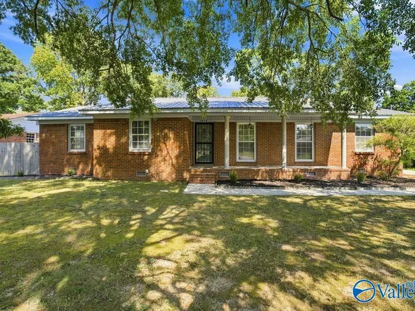 1910 Azalea Cir SW, Decatur, AL 35601