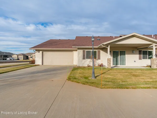 1577 14th St W, Dickinson, ND 58601