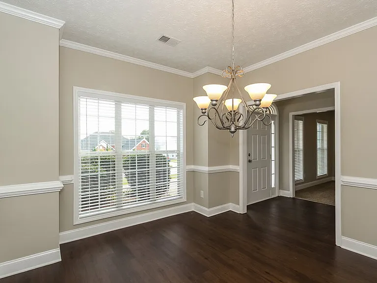 370 Whitney Ln — Photo 4