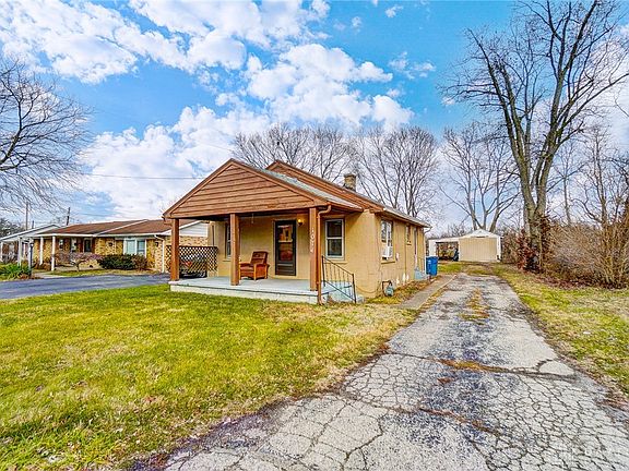3rd image of 1014 N Pleasant Valley Ave