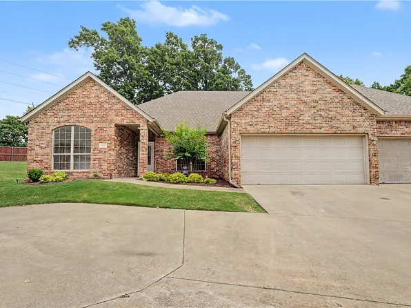 4281 N Meadow View Dr, Fayetteville, AR 72703