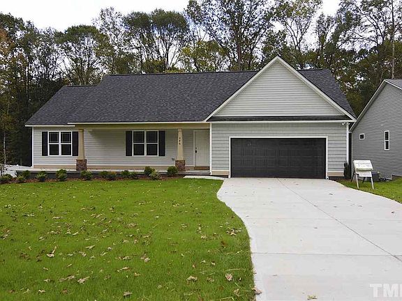 2nd image of 646 Carolina Oaks Ave