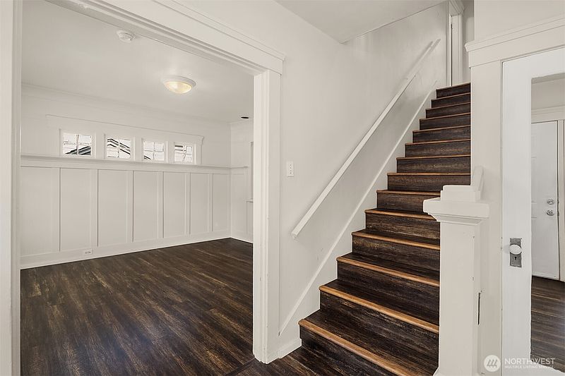 3rd image of 5018 20th Avenue NE