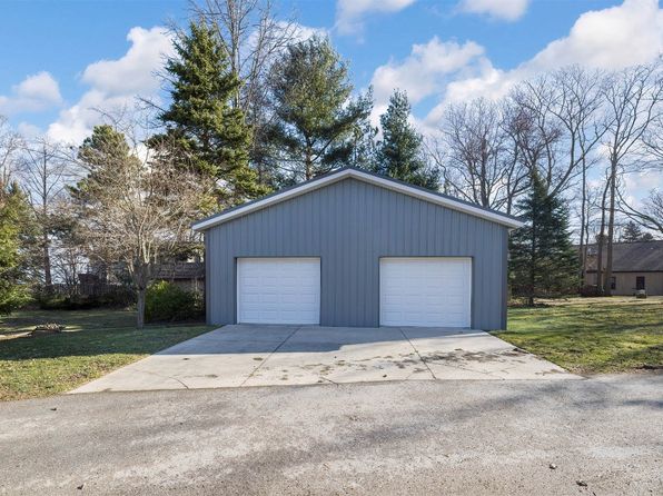 21 East Dr, Erie, PA 16511