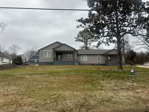 5201 Lonas Dr Photo 1