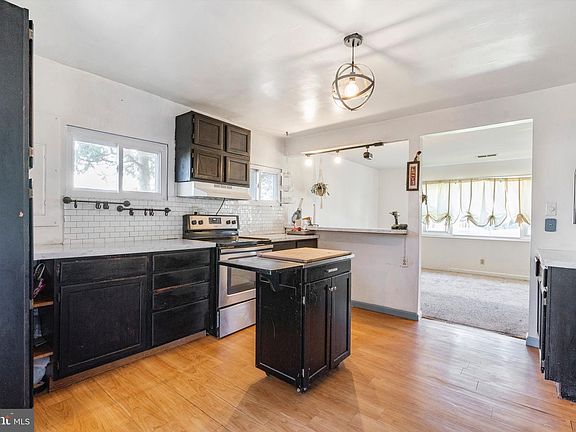 5th image of 406 Park Dr