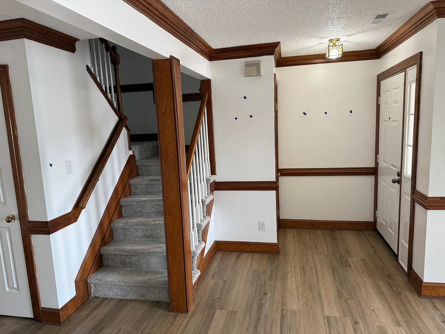 3 bed, 2.5 bath, 1643 sqft, $2,300 — Photo 2