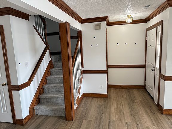 2nd image of 722 Lord Dunmore Dr