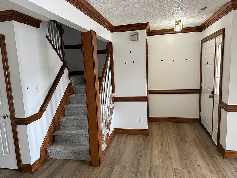 722 Lord Dunmore Dr — Photo 2