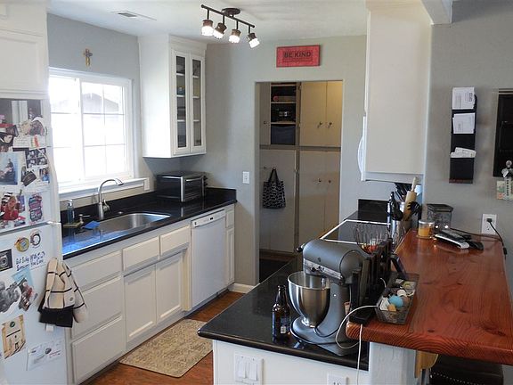 4th image of 112 Greenwood St