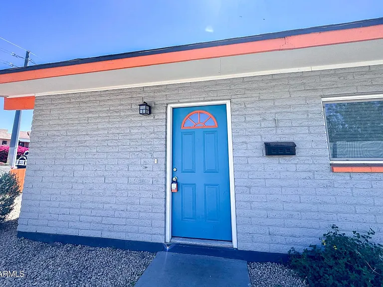 1118 S McClintock Dr — Photo 24