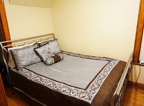 4th image of 3427 S Emerald Ave