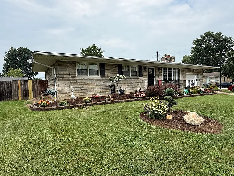 6001 Manse Dr — Photo 2