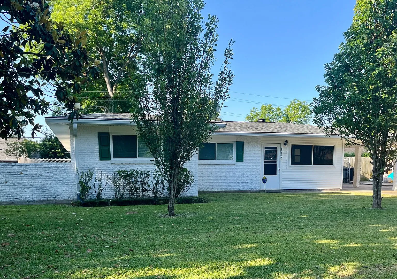 3 Bed/2 Bath Broadmoor home with Bonus Room — Photo 1