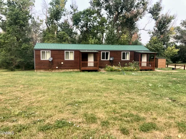 310 Pierce St #A & B, Noonan, ND 58765