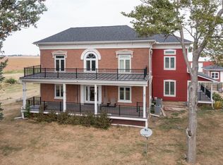 5664 Island Ave, Newton, IA 50208