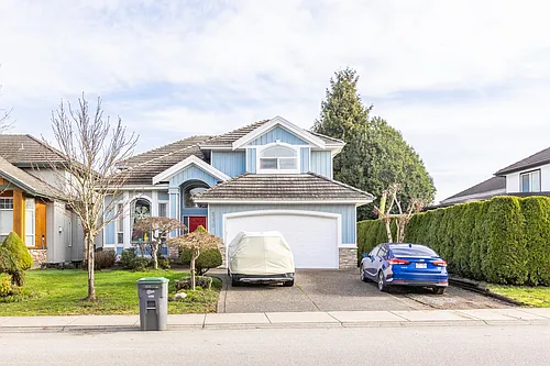 8370 168a St Photo 1