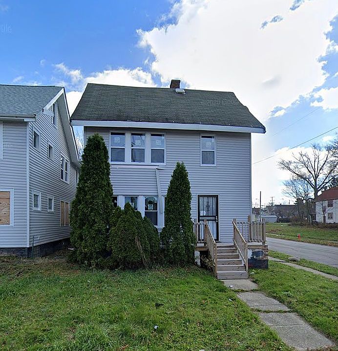 2nd image of 3059 E 121st St