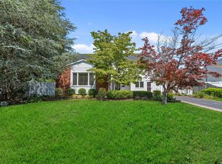 7 Ketridge St, West Babylon, NY 11704
