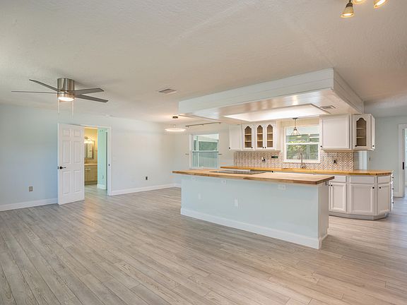 4th image of 855 Westport Dr