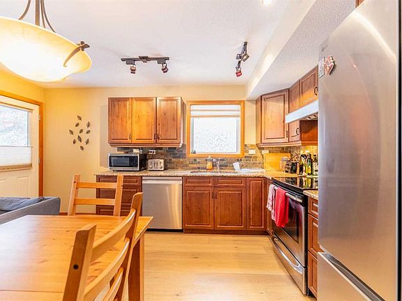 4th image of 100 SW Rundle Dr #24