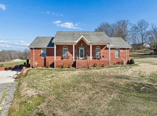389 Trace Creek Rd, Red Boiling Springs, TN 37150