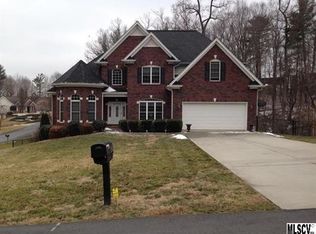 836 17th Avenue Dr SE, Hickory, NC 28602